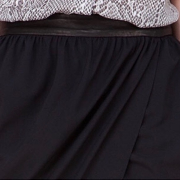 NWT Alice + Olivia Leather Trim Silk Skirt Sz 4 Asymmetrical Classic - Picture 4 of 8